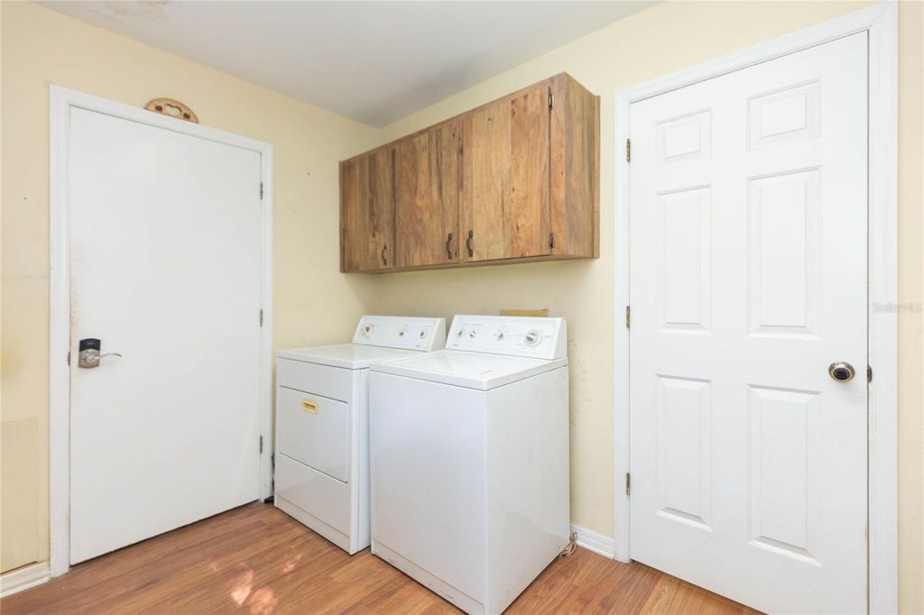 Image 26 of property listing at 2219 SHADEHILL COURT, Tampa, FL 33612