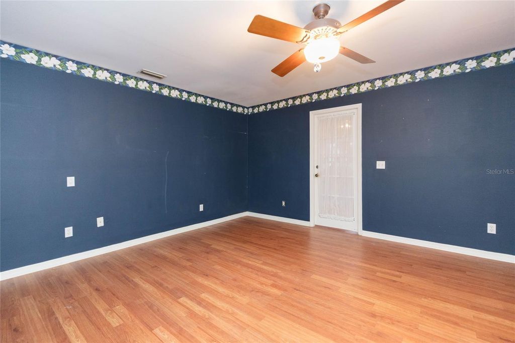 Image 33 of property listing at 2219 SHADEHILL COURT, Tampa, FL 33612
