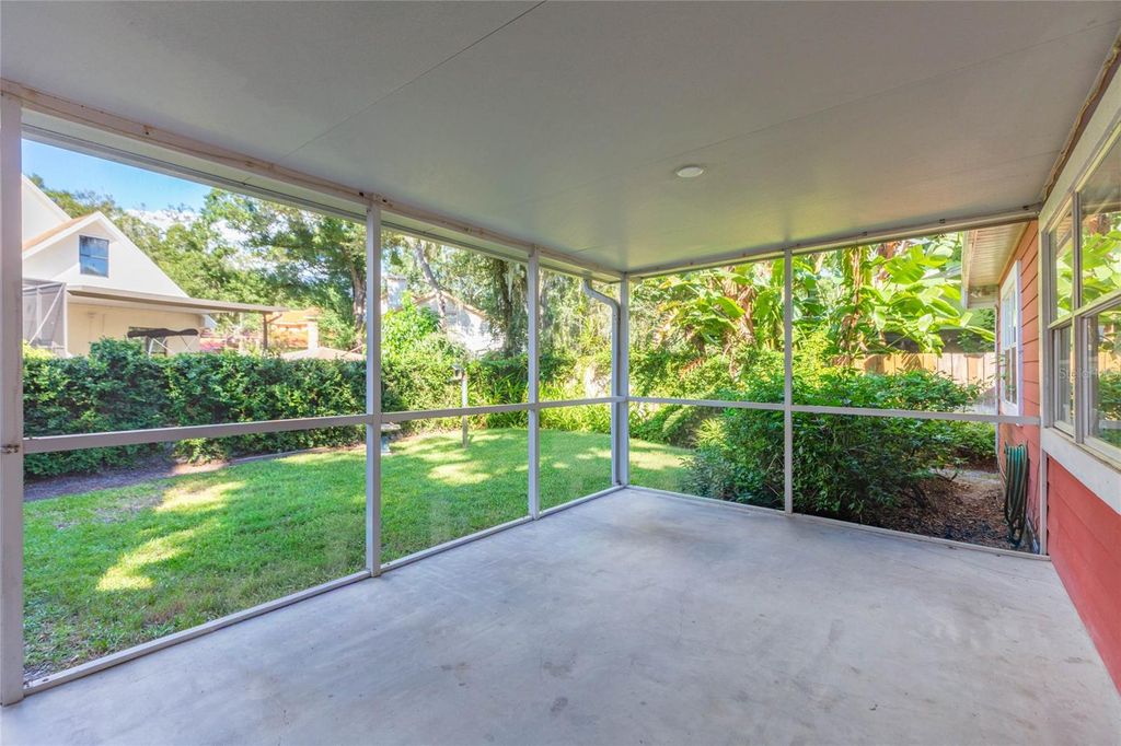 Image 41 of property listing at 2219 SHADEHILL COURT, Tampa, FL 33612