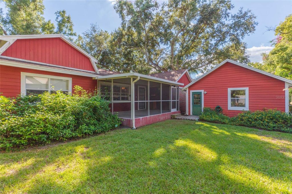 Image 44 of property listing at 2219 SHADEHILL COURT, Tampa, FL 33612