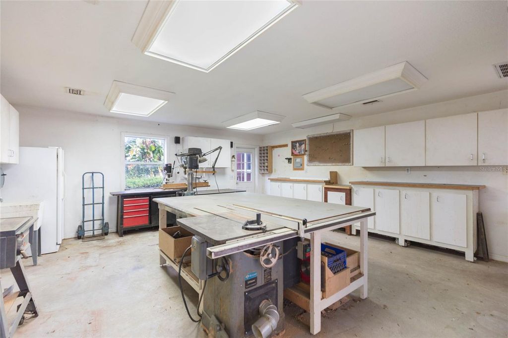 Image 46 of property listing at 2219 SHADEHILL COURT, Tampa, FL 33612