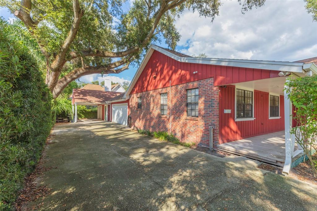 Image 48 of property listing at 2219 SHADEHILL COURT, Tampa, FL 33612
