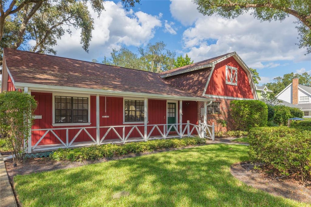 Image 8 of property listing at 2219 SHADEHILL COURT, Tampa, FL 33612