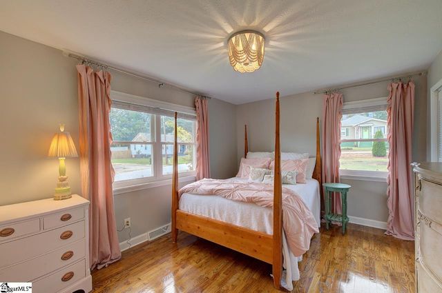 301 Bannister Street, Easley, SC 29640