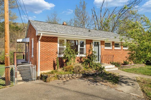 3305 Snead RD, Roanoke, VA 24014