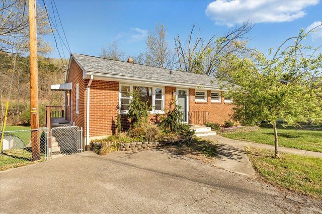 3305 Snead RD, Roanoke, VA 24014