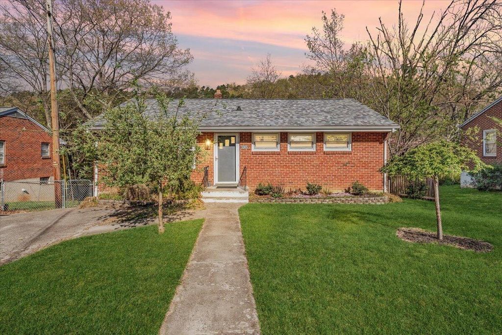 3305 Snead RD, Roanoke, VA 24014