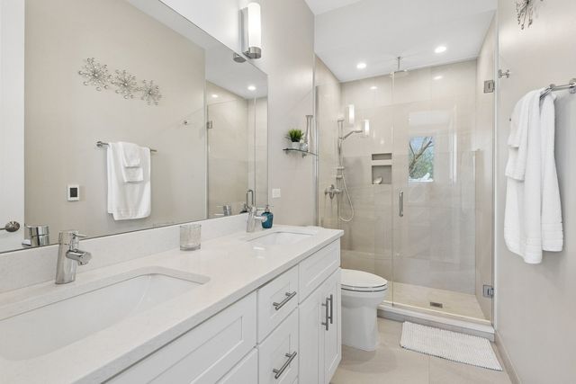 1466 W Winona Street 2, Chicago, IL 60640