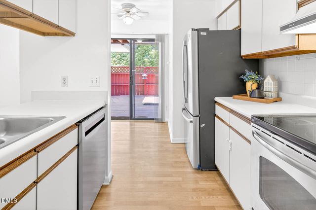 208 Finley Forest Drive, Chapel Hill, NC 27517