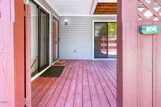 208 Finley Forest Drive, Chapel Hill, NC 27517