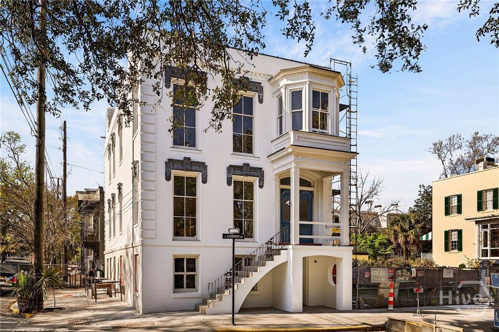 Image 1 of property listing at 127 E Gordon Street, Savannah, GA 31401