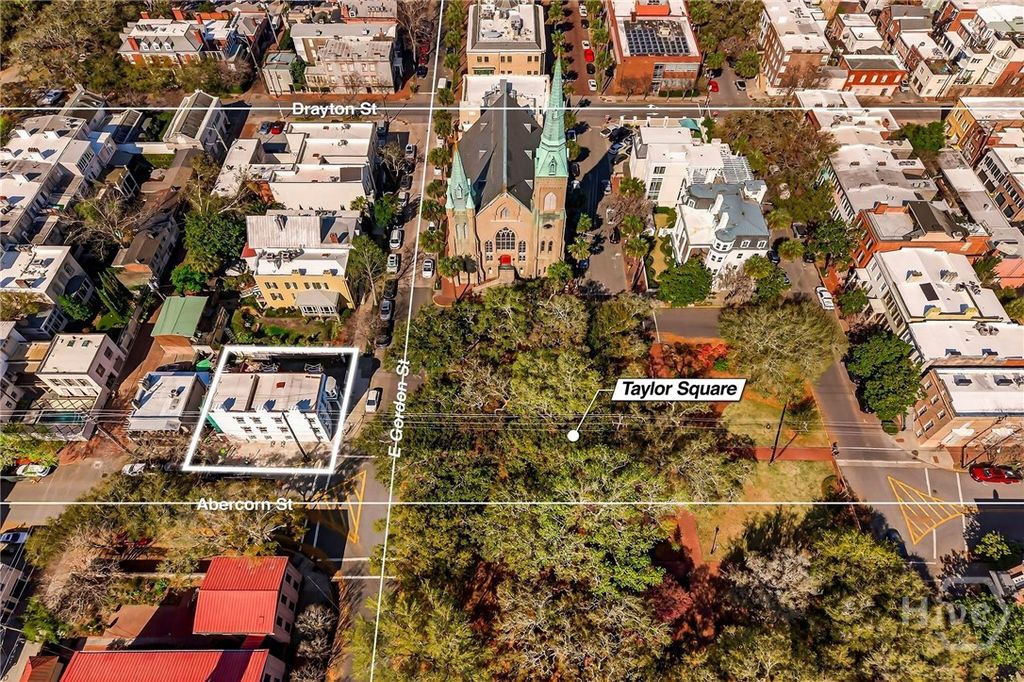 Image 3 of property listing at 127 E Gordon Street, Savannah, GA 31401