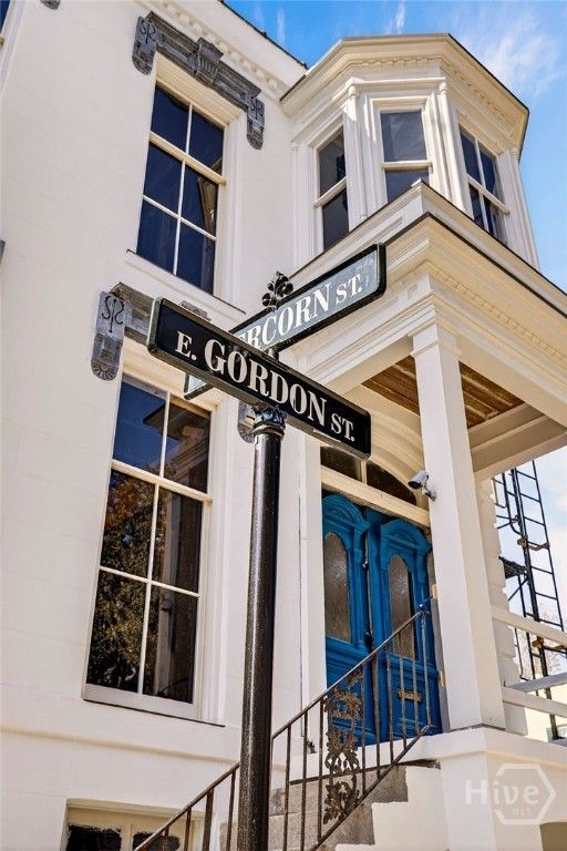 Image 5 of property listing at 127 E Gordon Street, Savannah, GA 31401