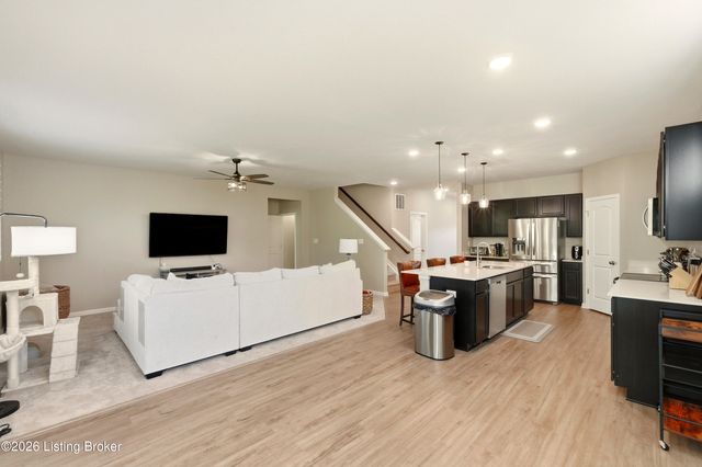 4009 Mosswood Ln, La Grange, KY 40031