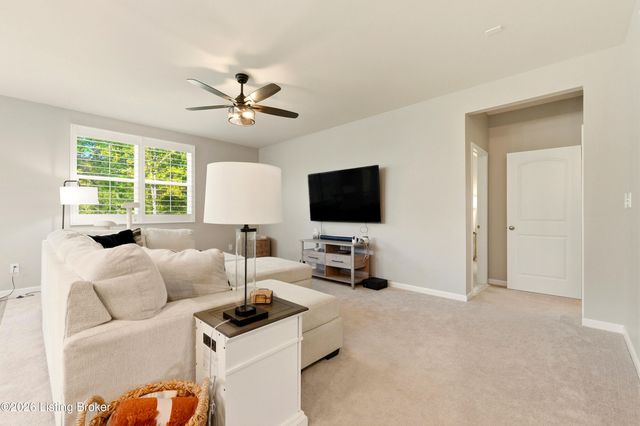 4009 Mosswood Ln, La Grange, KY 40031