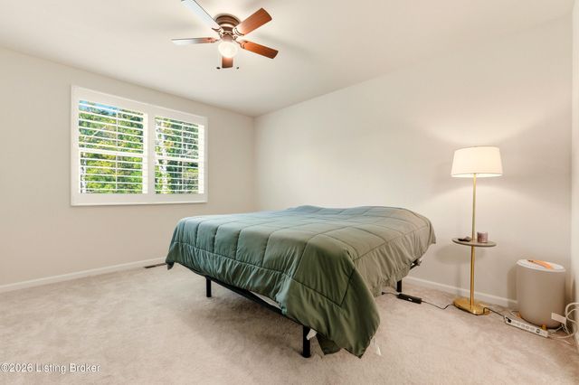 4009 Mosswood Ln, La Grange, KY 40031