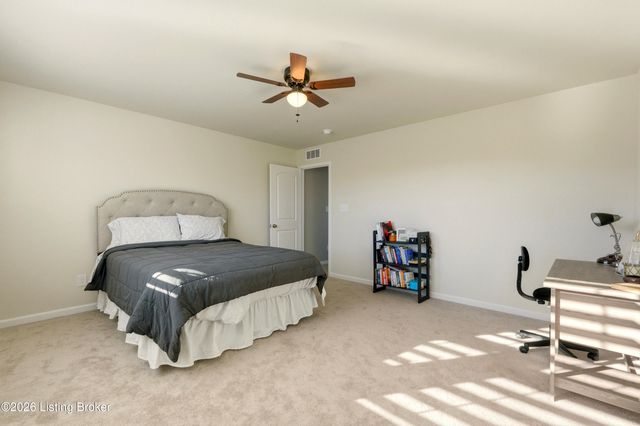 4009 Mosswood Ln, La Grange, KY 40031