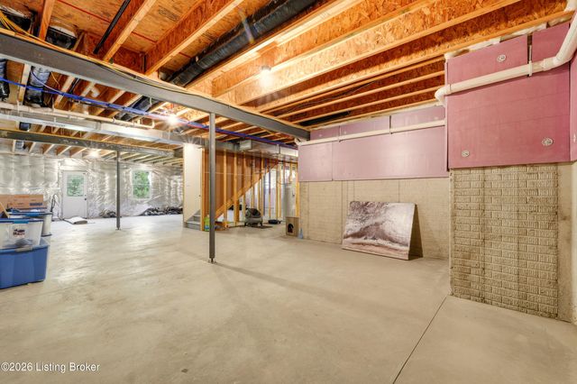 4009 Mosswood Ln, La Grange, KY 40031