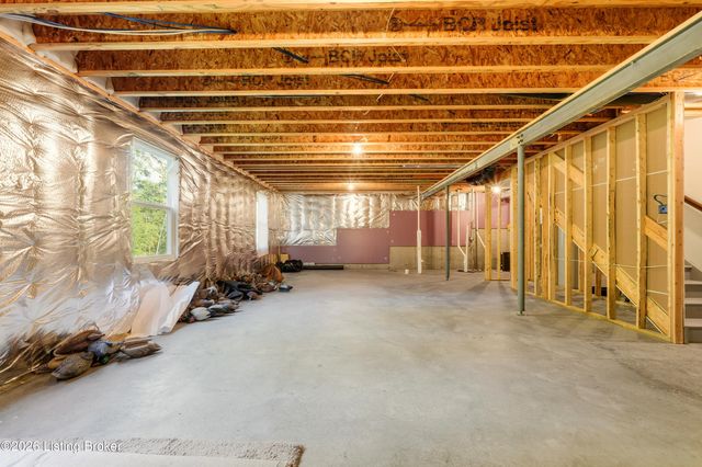 4009 Mosswood Ln, La Grange, KY 40031