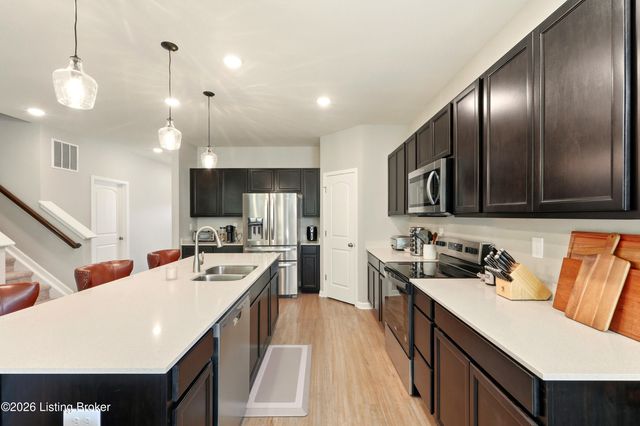 4009 Mosswood Ln, La Grange, KY 40031