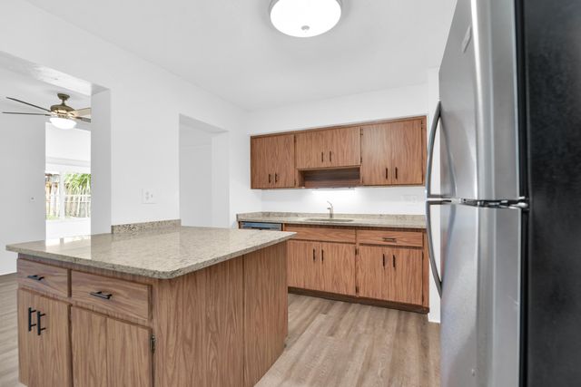 8 NE 15TH Avenue, Pompano Beach, FL 33060