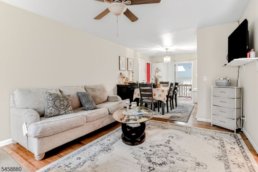 37 Caroline Dr, South River Boro, NJ 08882 — photo 5