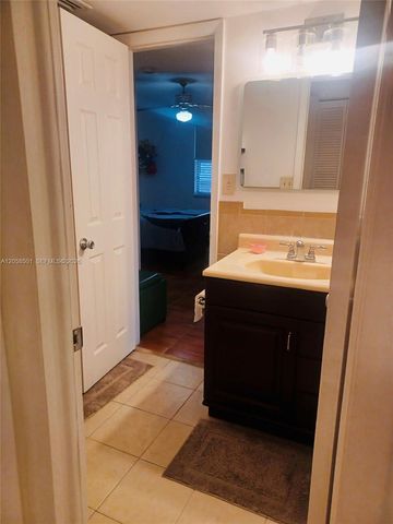 3777 NW 78th Avenue 8E, Davie, FL 33024