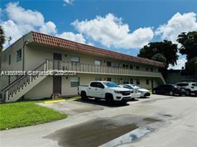 3777 NW 78th Avenue 8E, Davie, FL 33024