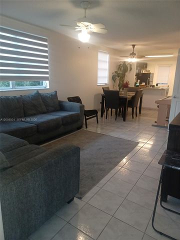 3777 NW 78th Avenue 8E, Davie, FL 33024