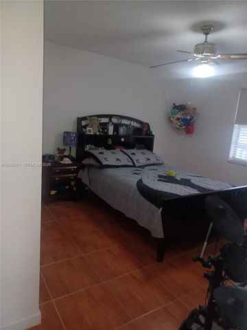3777 NW 78th Avenue 8E, Davie, FL 33024