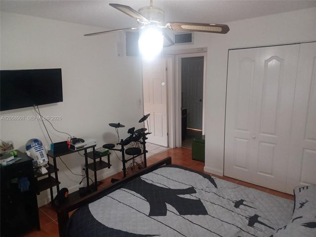 3777 NW 78th Avenue 8E, Davie, FL 33024