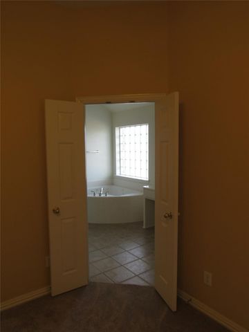 1023 Candlewood Trail, Irving, TX 75063