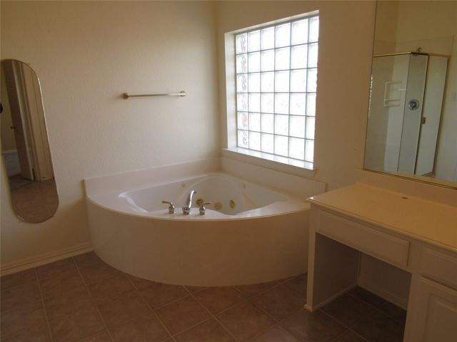 1023 Candlewood Trail, Irving, TX 75063