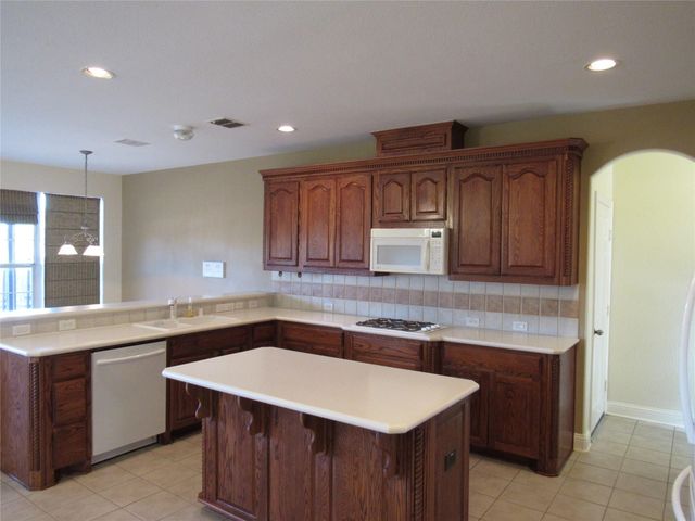 1023 Candlewood Trail, Irving, TX 75063