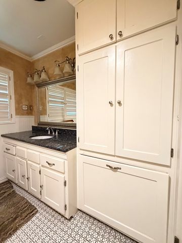 2909 Chisum Ave, Odessa, TX 79762