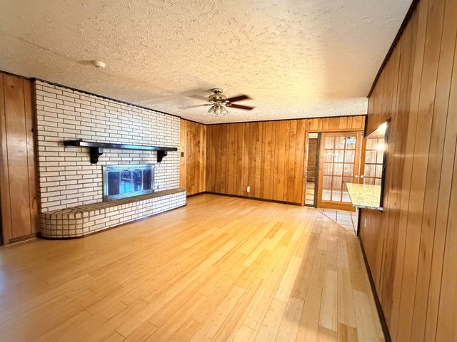 2909 Chisum Ave, Odessa, TX 79762