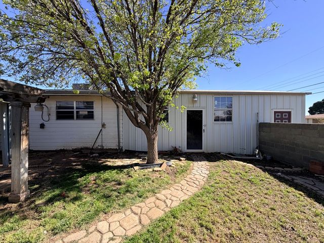 2909 Chisum Ave, Odessa, TX 79762