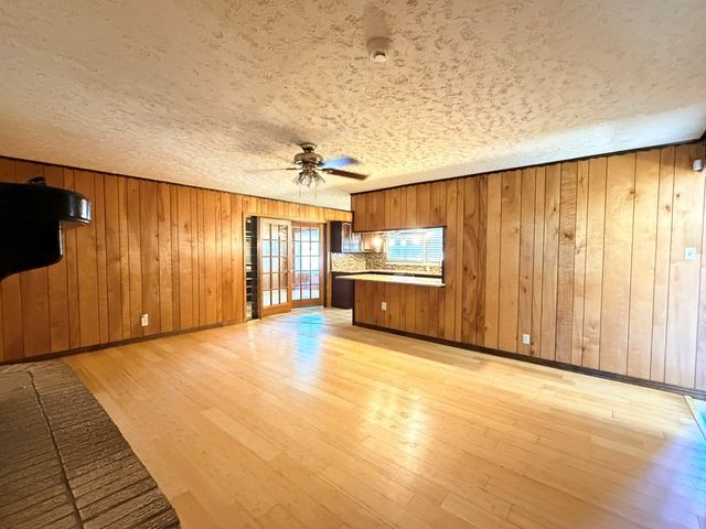 2909 Chisum Ave, Odessa, TX 79762