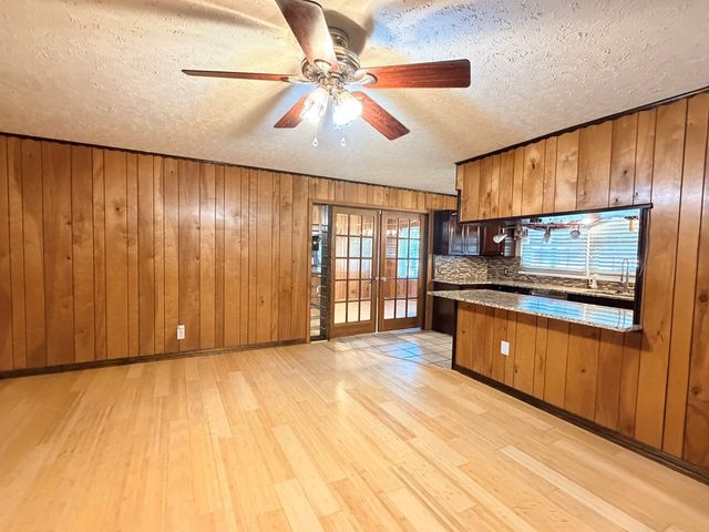 2909 Chisum Ave, Odessa, TX 79762