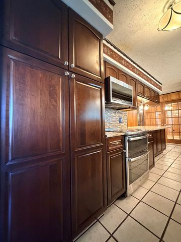 2909 Chisum Ave, Odessa, TX 79762