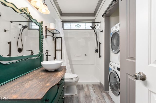 1543 Little John Lane E, Burlington, NC 27217