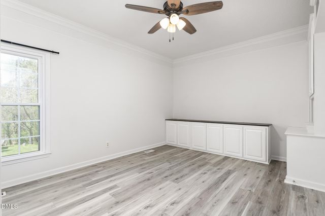 1543 Little John Lane E, Burlington, NC 27217