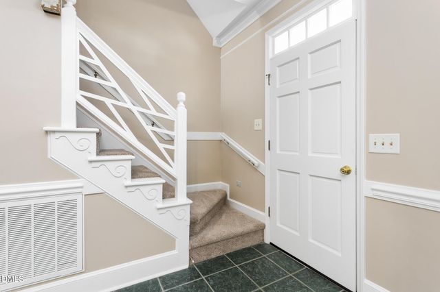 1543 Little John Lane E, Burlington, NC 27217