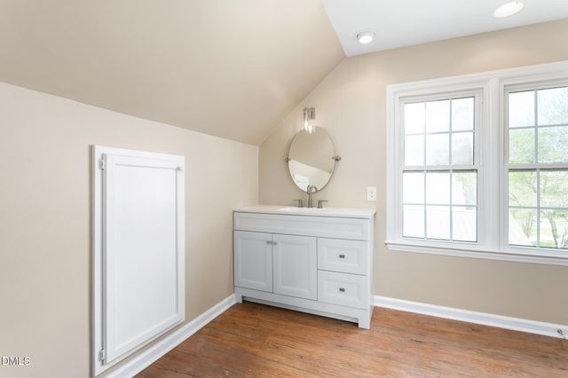 1543 Little John Lane E, Burlington, NC 27217