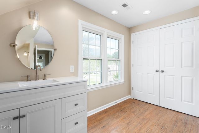 1543 Little John Lane E, Burlington, NC 27217