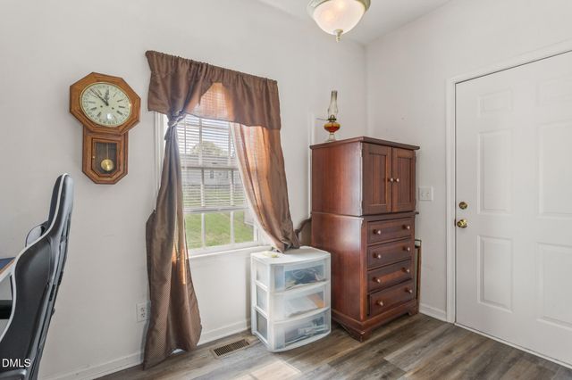 1543 Little John Lane E, Burlington, NC 27217