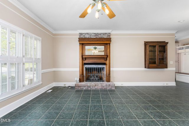 1543 Little John Lane E, Burlington, NC 27217