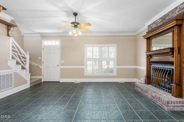 1543 Little John Lane E, Burlington, NC 27217