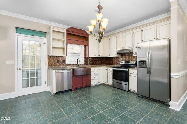 1543 Little John Lane E, Burlington, NC 27217