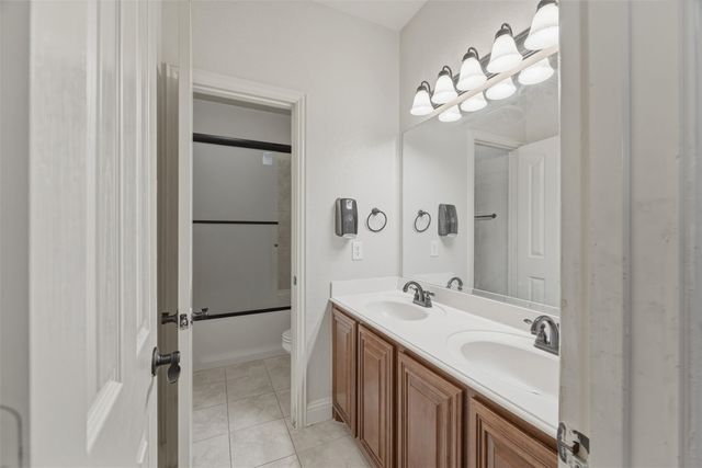 1310 Hearthstone Drive, Burleson, TX 76028